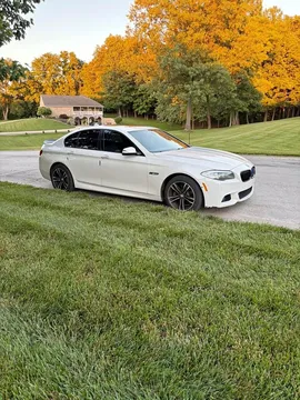2013 BMW 5 Series 528i Sedan 4D