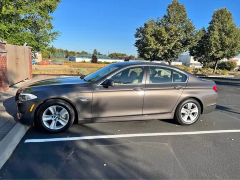 2013 BMW 5 Series 528i xDrive Sedan 4D