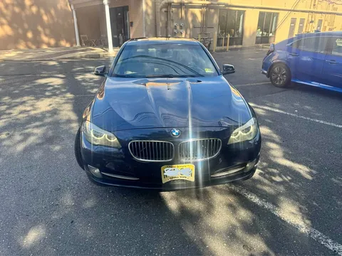 2013 BMW 5 Series 528i xDrive Sedan