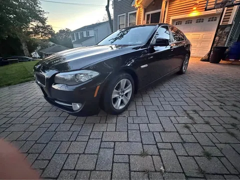 2013 BMW 5 Series 528i xDrive Sedan