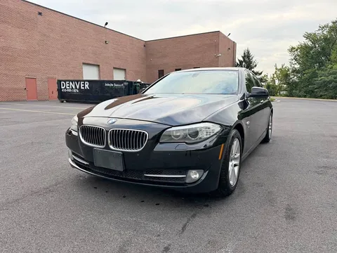 2013 BMW 5 Series 528xi Sedan 4D