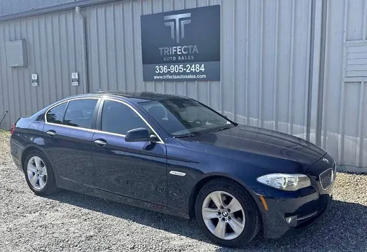 2013 BMW 5 Series 528xi Sedan 4D