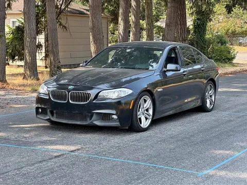 2013 BMW 5 Series 530i Sedan 4D