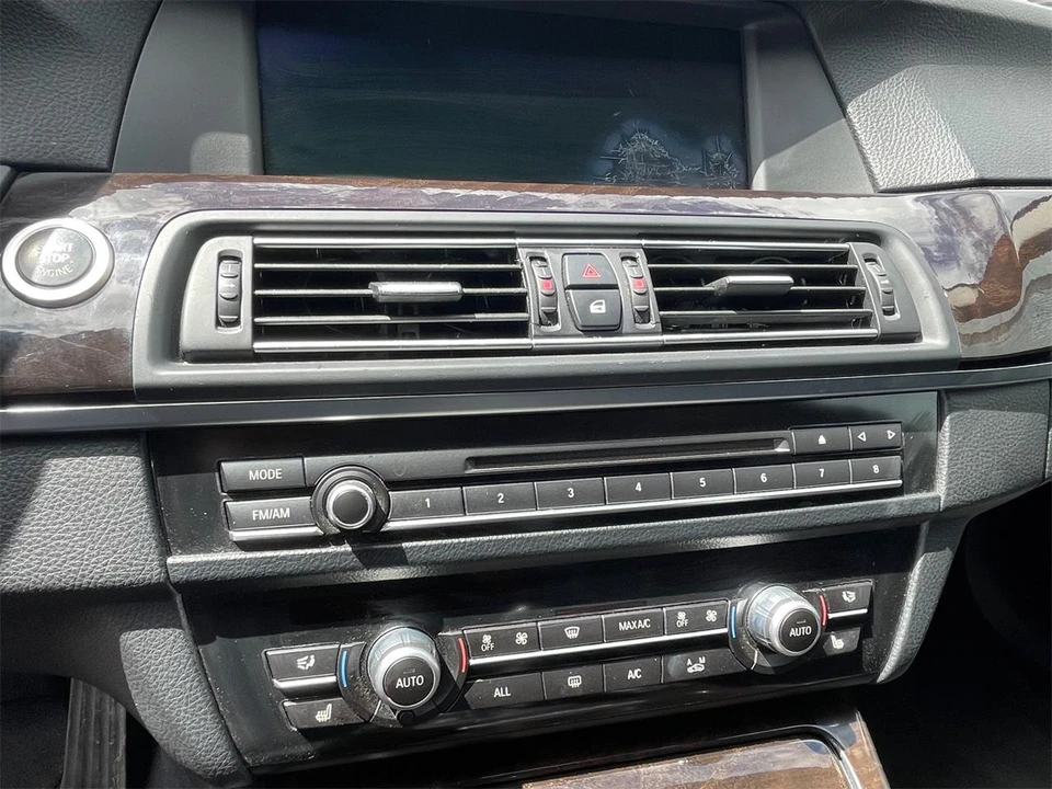 2013 BMW F10 5 Series Sedan - Image 25 of 31