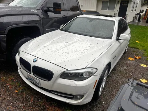 2013 BMW 528i Sedan
