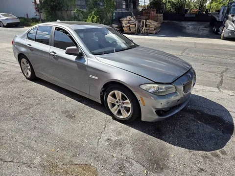 2013 BMW 528i Sedan
