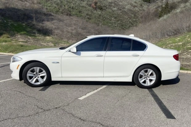 2013 BMW F10 5 Series Sedan - Image 3 of 7