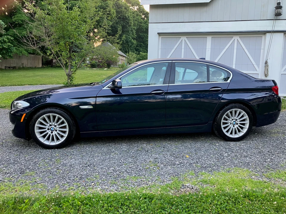 2013 BMW F10 5 Series Sedan - Image 8 of 31