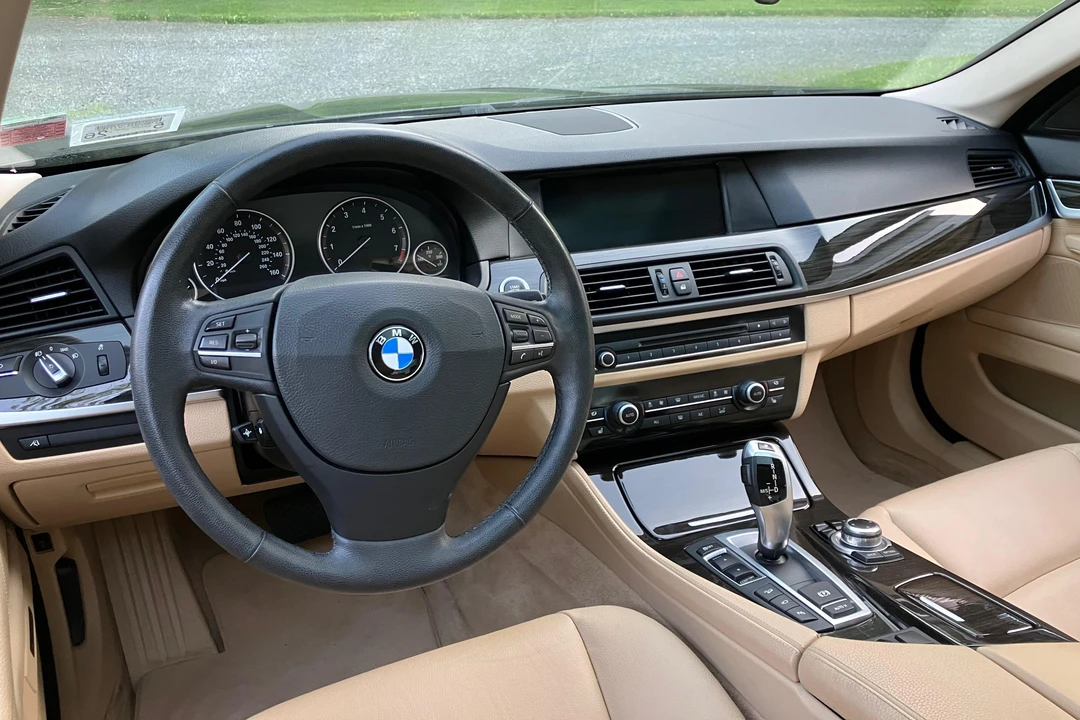 2013 BMW F10 5 Series Sedan - Image 26 of 31