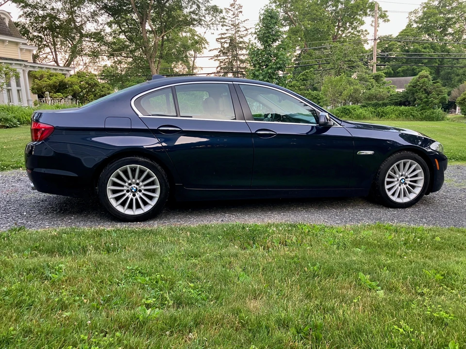 2013 BMW F10 5 Series Sedan - Image 11 of 31