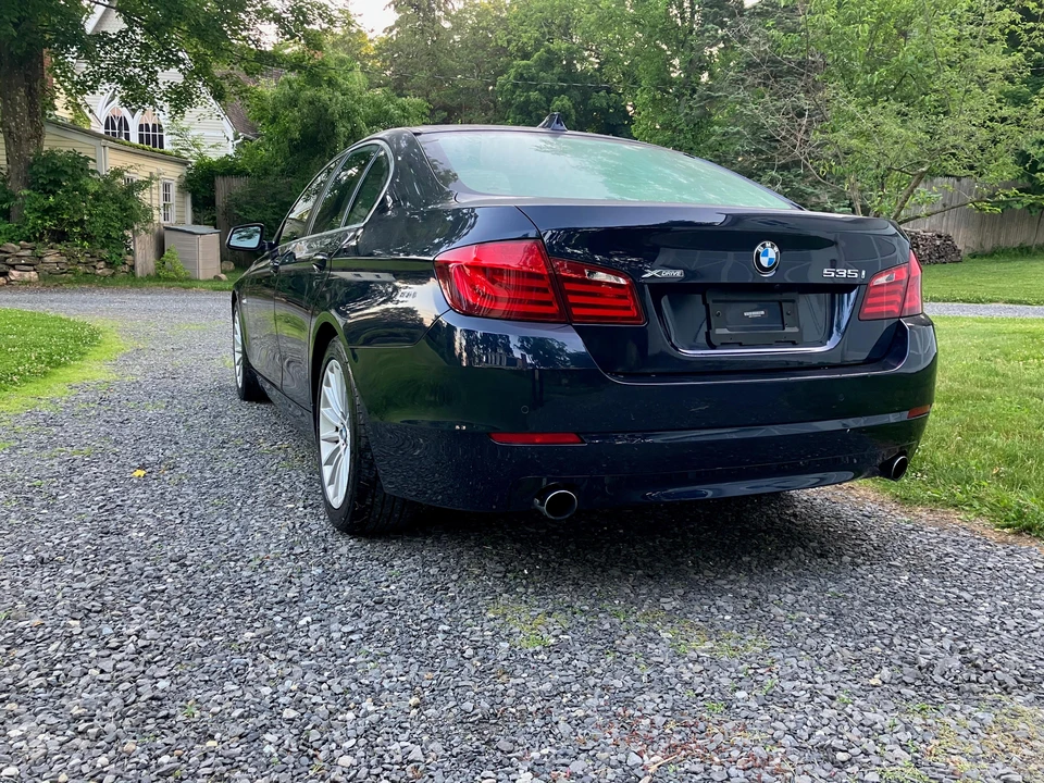 2013 BMW F10 5 Series Sedan - Image 9 of 31