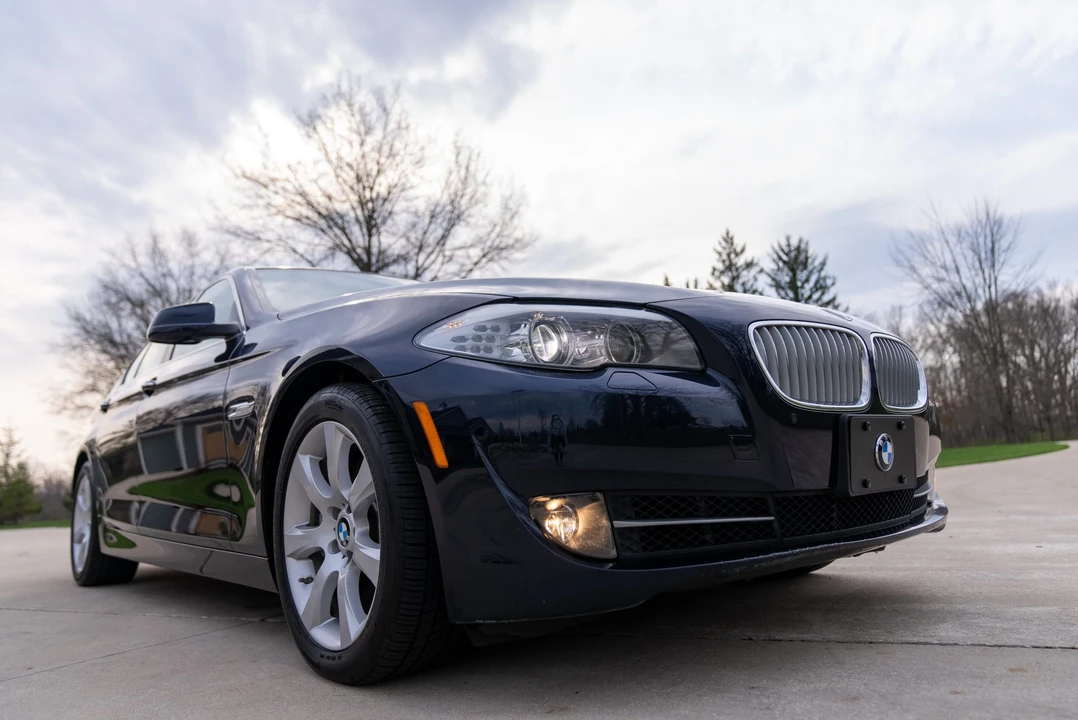 2013 BMW F10 550i & M550d Sedan - Image 4 of 31