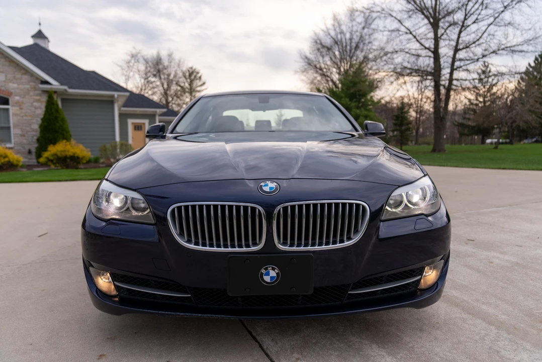 2013 BMW F10 550i & M550d Sedan - Image 8 of 31
