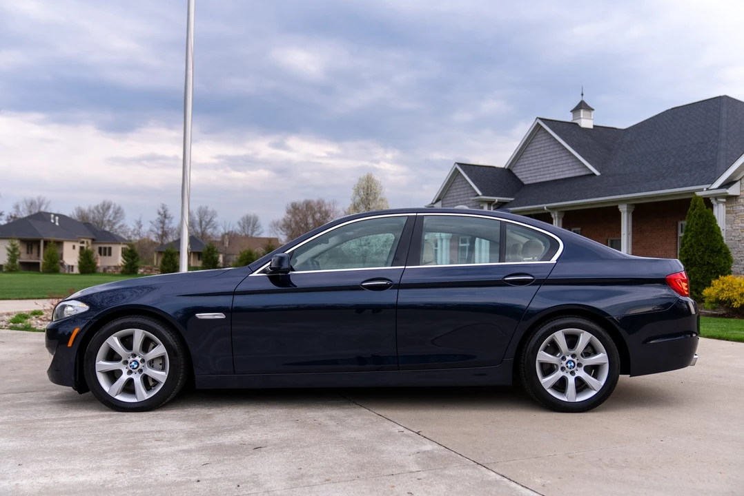 2013 BMW F10 550i & M550d Sedan - Image 19 of 31
