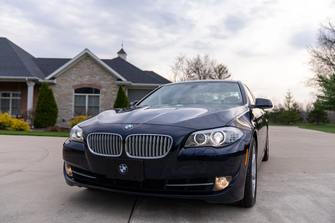 2013 BMW F10 550i & M550d Sedan - Image 10 of 31