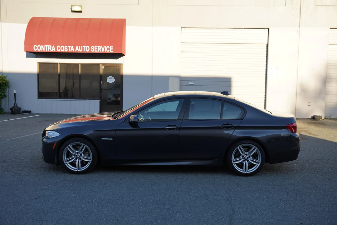 2013 BMW F10 550i & M550d Sedan - Image 11 of 31