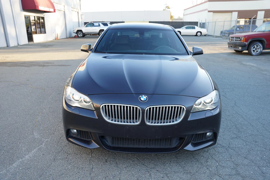 2013 BMW F10 550i & M550d Sedan - Image 7 of 31