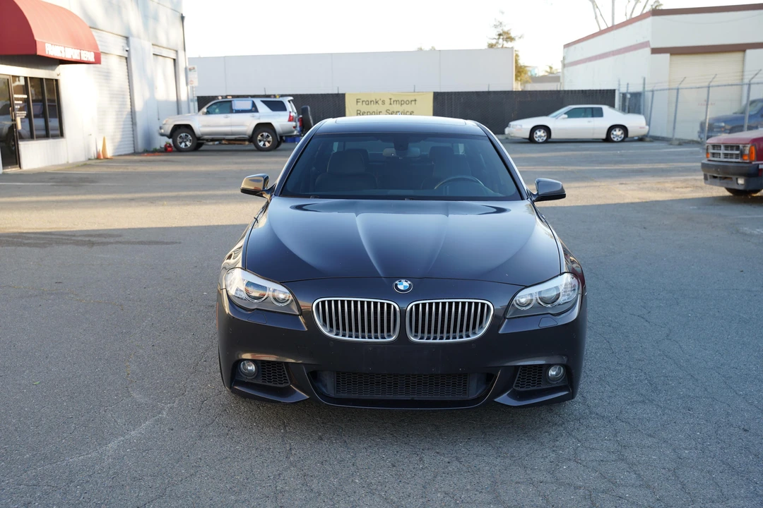 2013 BMW F10 550i & M550d Sedan - Image 6 of 31