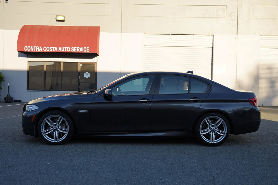 2013 BMW F10 550i & M550d Sedan - Image 12 of 31