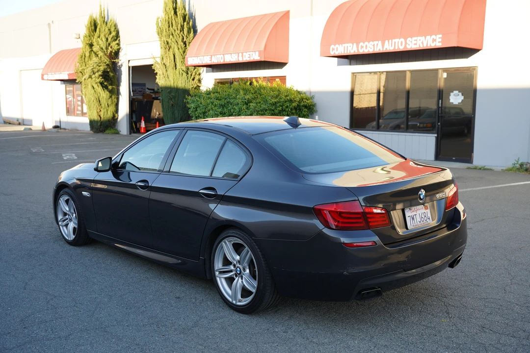 2013 BMW F10 550i & M550d Sedan - Image 17 of 31