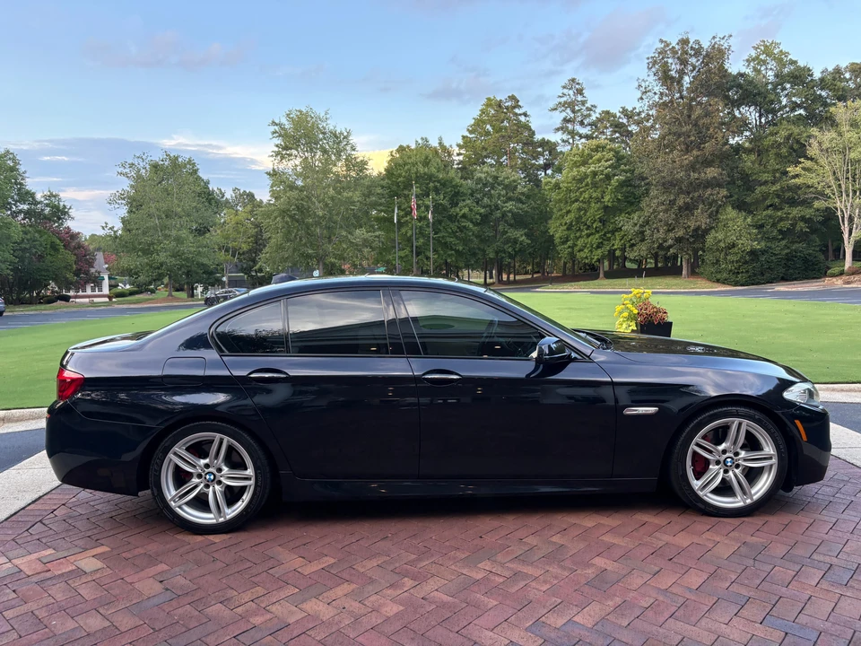 2013 BMW F10 550i & M550d Sedan - Image 15 of 31