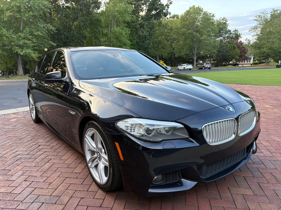 2013 BMW F10 550i & M550d Sedan - Image 17 of 31