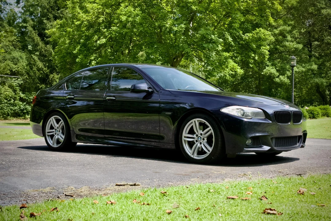 2013 BMW F10 550i & M550d Sedan - Image 17 of 31