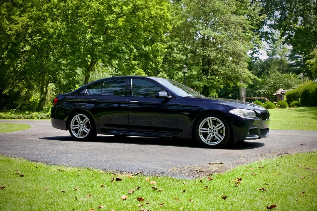 2013 BMW F10 550i & M550d Sedan - Image 16 of 31