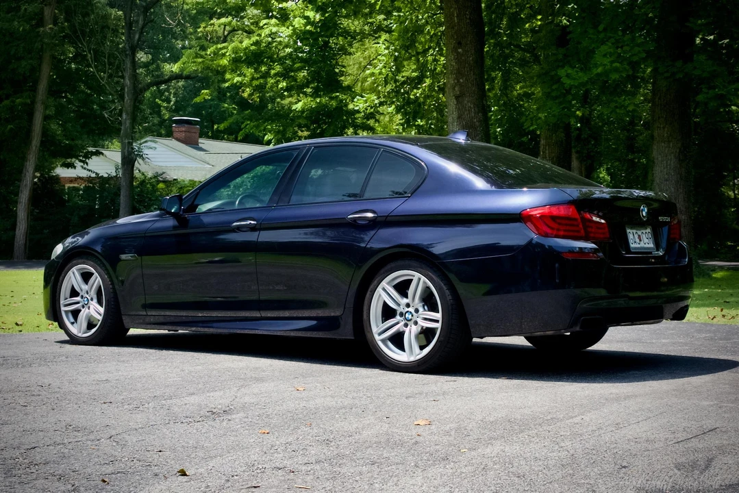 2013 BMW F10 550i & M550d Sedan - Image 4 of 31