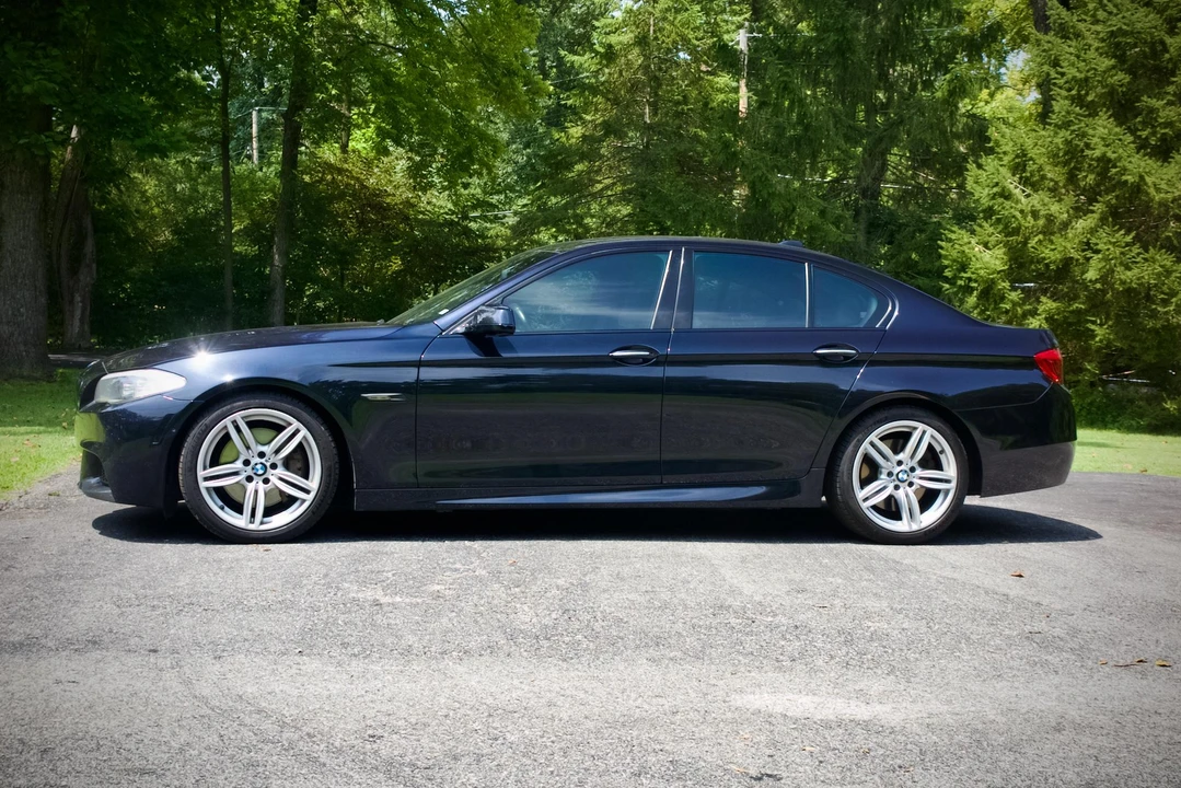 2013 BMW F10 550i & M550d Sedan - Image 9 of 31