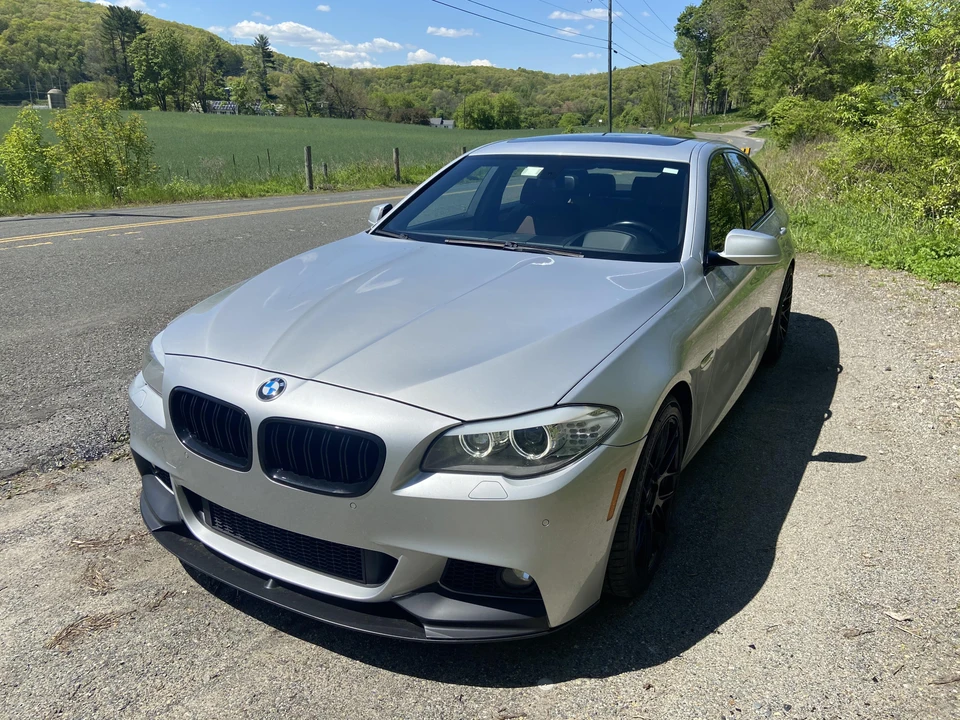 2013 BMW F10 550i & M550d Sedan - Image 8 of 31