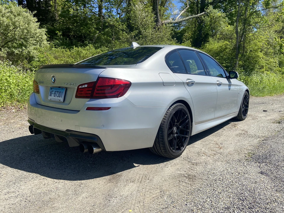2013 BMW F10 550i & M550d Sedan - Image 18 of 31