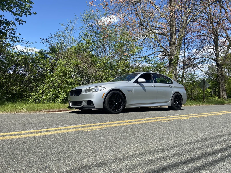 2013 BMW F10 550i & M550d Sedan - Image 11 of 31