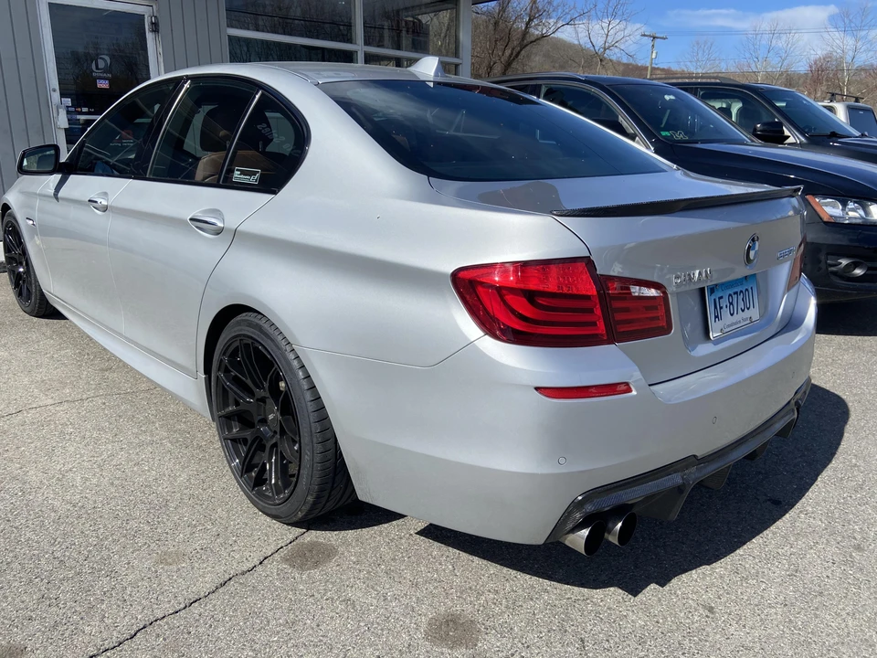 2013 BMW F10 550i & M550d Sedan - Image 14 of 31
