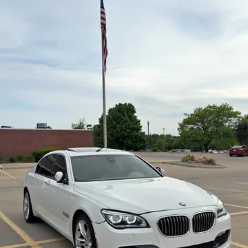 2013 BMW 7 Series 750Li Sedan 4D