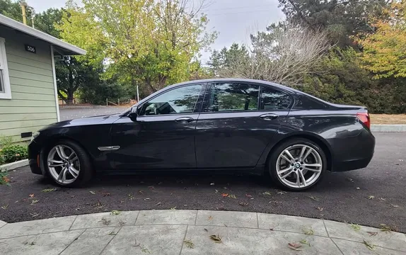 2013 BMW 7 Series 750i Sedan 4D