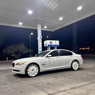 2013 BMW 7 Series 750i Sedan 4D