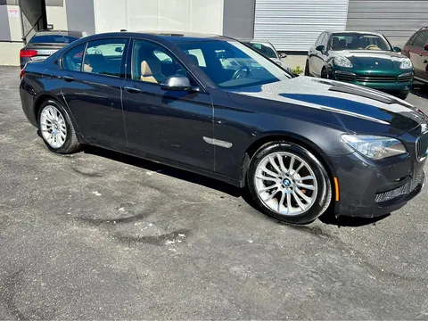 2013 BMW 7 Series 750i Sedan 4D