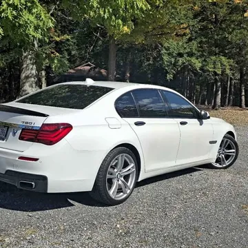 2013 BMW 750i xDrive Sedan