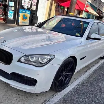 2013 BMW 7 Series 750i xDrive Sedan 4D