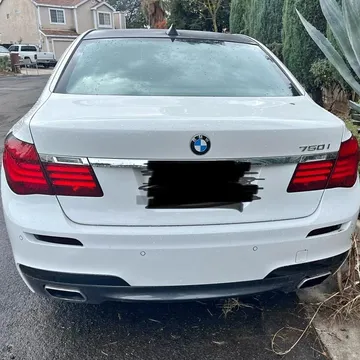 2013 BMW 750i Sedan