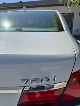 2013 BMW 750i Sedan