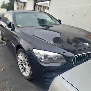 2013 BMW 750i xDrive Sedan