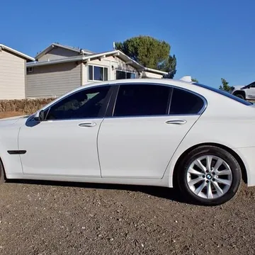 2013 BMW 740i