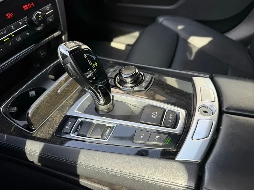 2013 BMW 7 Series - Image 11 of 15