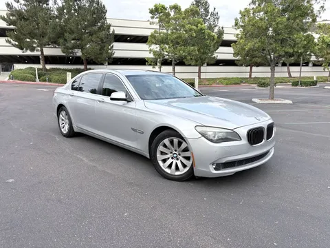 2013 BMW 750Li V8