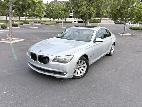 2013 BMW 750Li V8