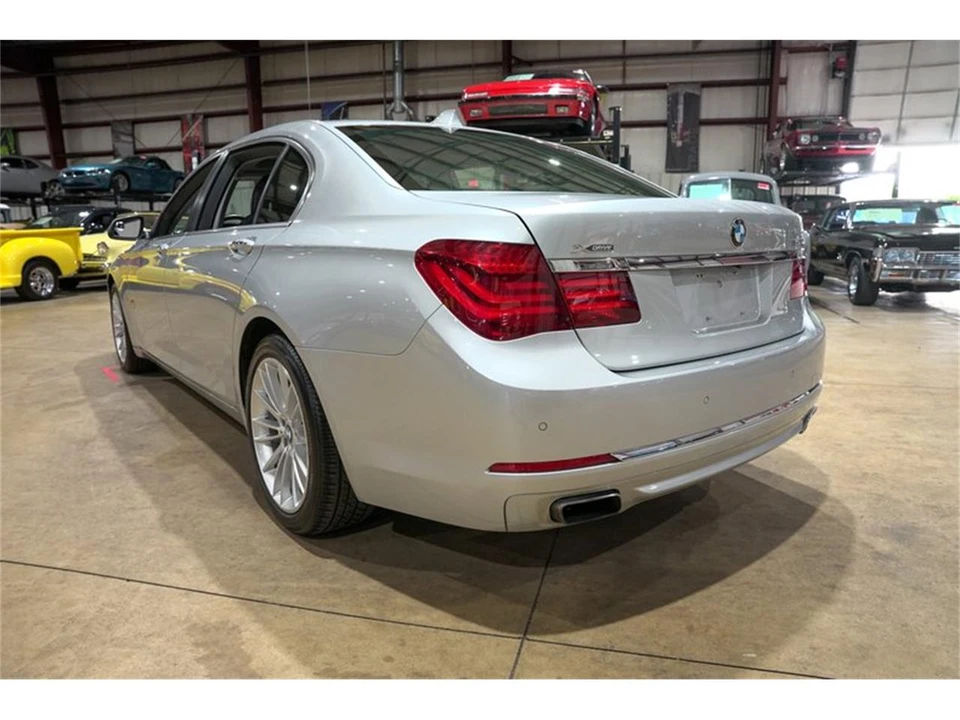 2013 BMW F01/F02 750i & 760Li Sedan - Image 6 of 31
