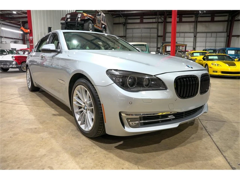 2013 BMW F01/F02 750i & 760Li Sedan - Image 12 of 31