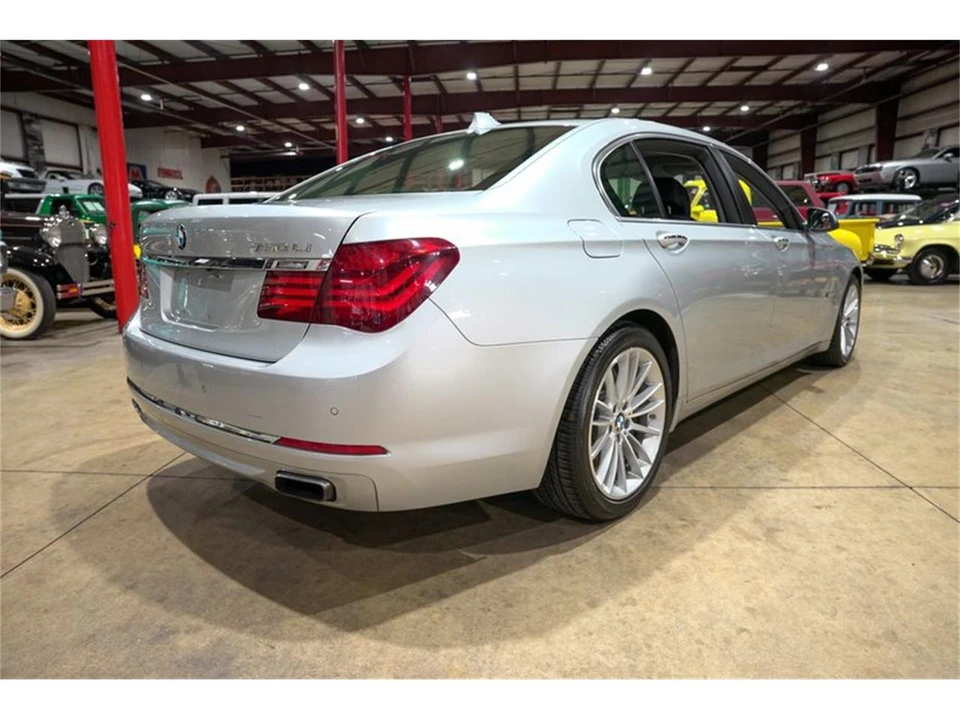 2013 BMW F01/F02 750i & 760Li Sedan - Image 8 of 31